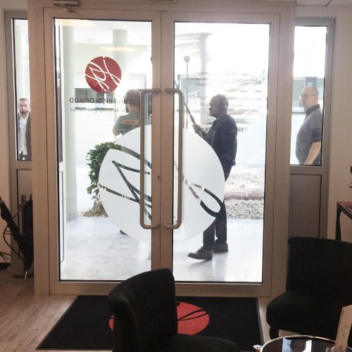 Photo du tournage de Capital M6 sur la tricopigmentation - Centre Jennifer Glomaud