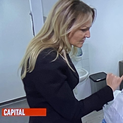 Photo du tournage de Capital M6 sur la tricopigmentation - Centre Jennifer Glomaud